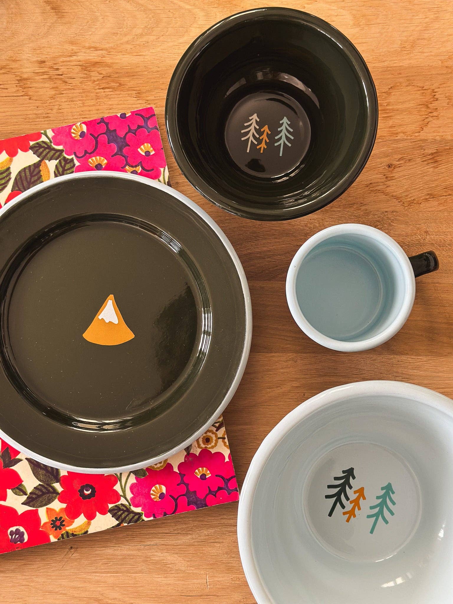 Roadtyping - Wholesale Dinner Plate - Forest & Mountains enamel plate4