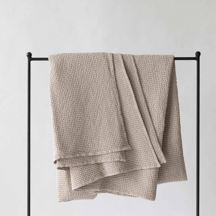 Tell Me More - Wholesale Throw Blanket - Miro blanket 260x260 cm