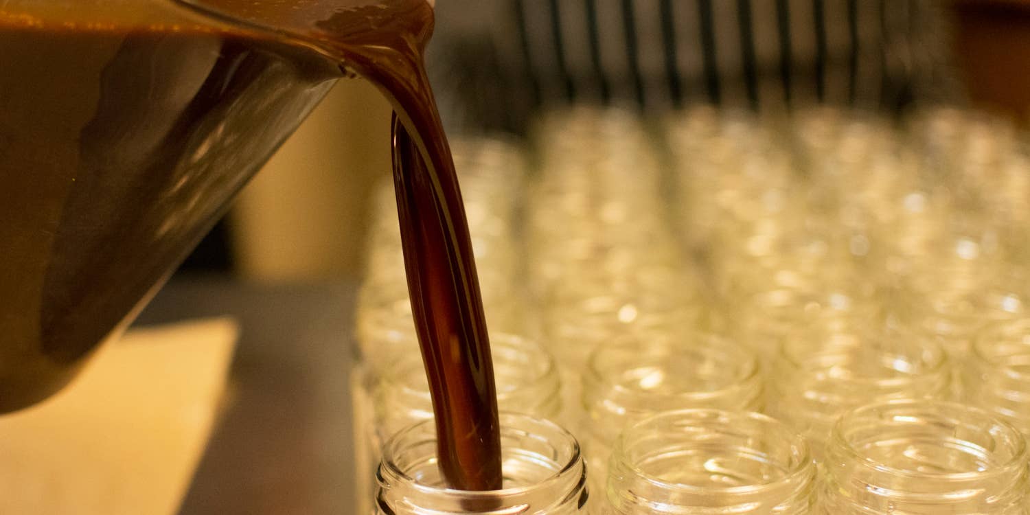 Hot Cakes - Wholesale Caramel Sauce - Vegan Sea Salt Caramel Sauce4