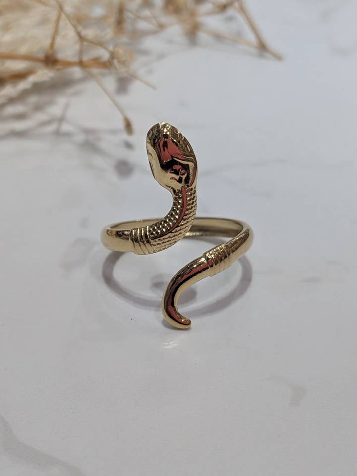 Anelli a forma di serpente per la vendita all'ingrosso da parte di LOLO & YAYA