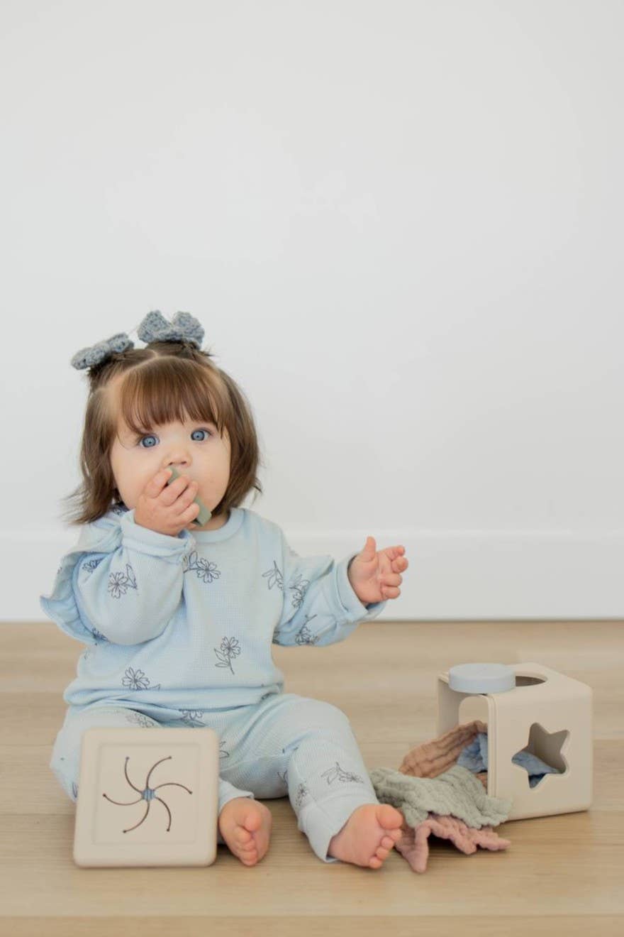 Brooklyn Neutral - Venta al por mayor Conjunto de juguetes - Niños - Juguete de Clasificación de Formas de Tejido1