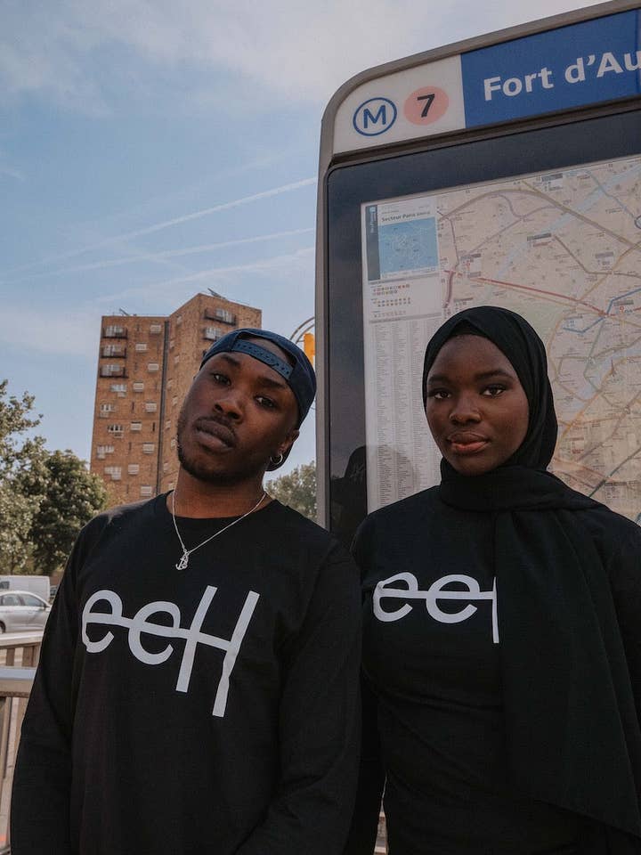 Maglietta Classica Nera a Maniche Lunghe - DROP per la vendita all'ingrosso da parte di eeH