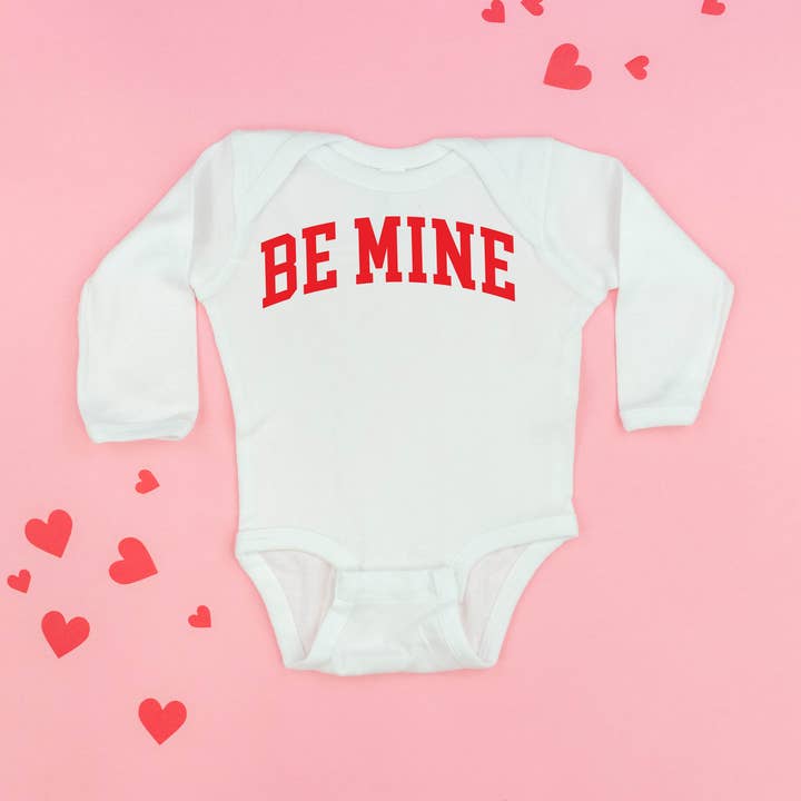 Camisola de Manga Comprida Infantil - Arched Be Mine - Varsity por atacado de Little Mama Shirt Shop