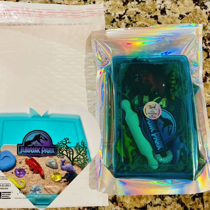 Sweetest Fidgets – wholesale Toy set – Kids – Dinosaur Kinetic Sand Sensory kit