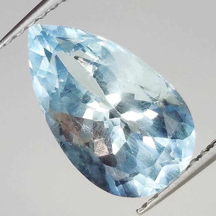 Acquamarina 2.94 ct Dimensione pera 12.5x7.4 mm per la vendita all'ingrosso da parte di Naturjoya