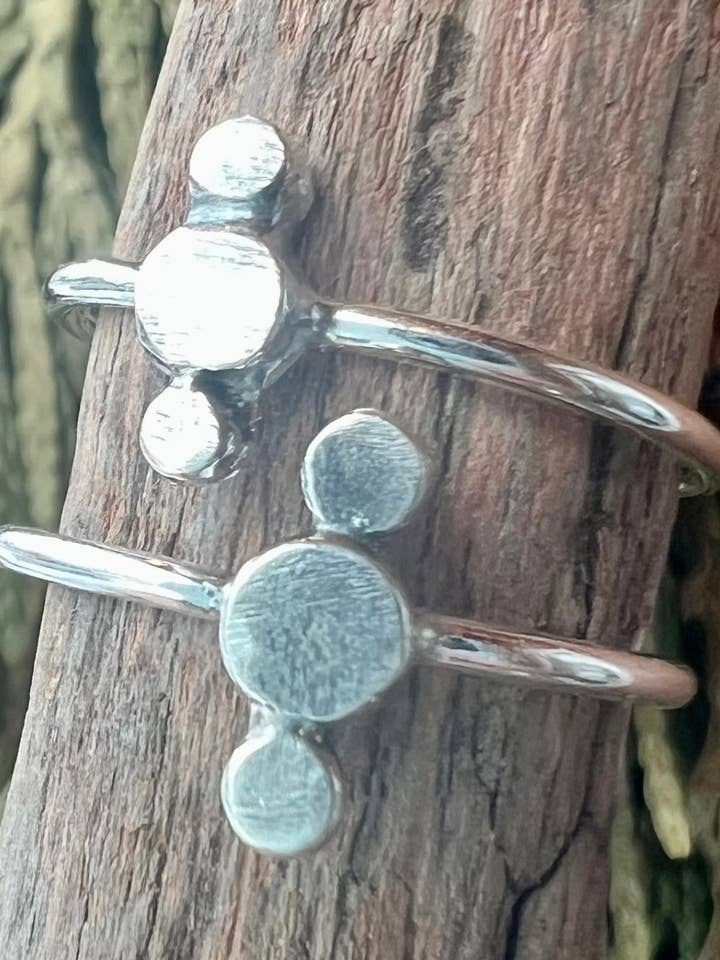 3 Prikker Sterling Sølvring for engroshandel hos Silver, Slag & Stone