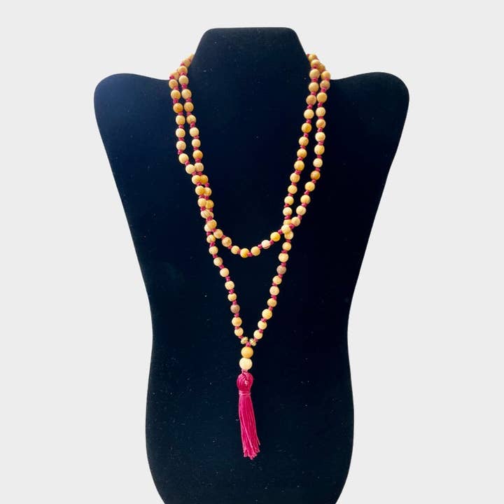 Mala Palo Santo avec cordon rouge pour la vente par Sonam Sondhi