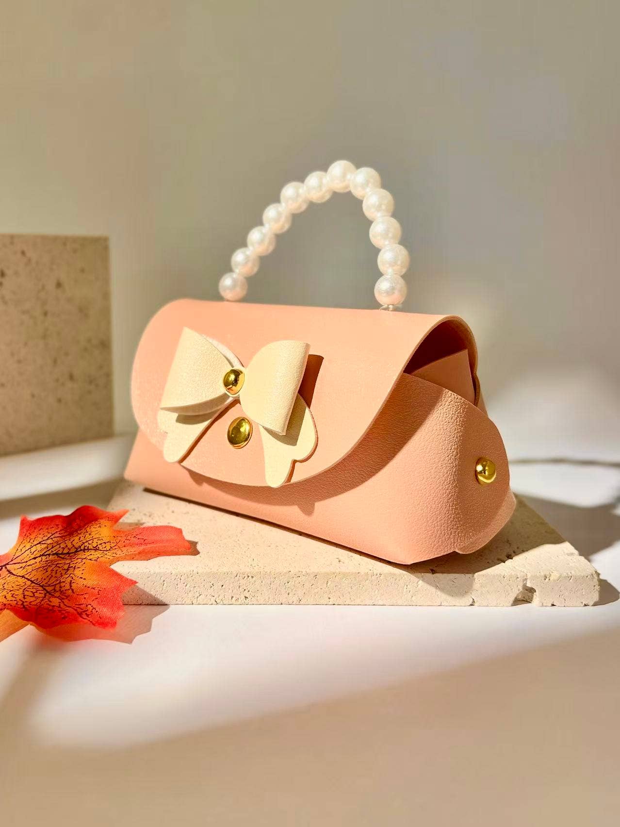 COSMOS – Saco de presente por atacado – Mini Saco de Presente Chique e Fofo com Pérolas e Laço Elegante7