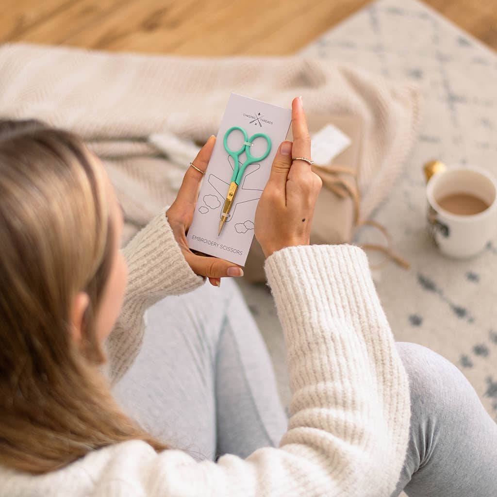 Chasing Threads - Wholesale Embroidery/Cross Stitch Supplies - Coloured Embroidery Scissors0