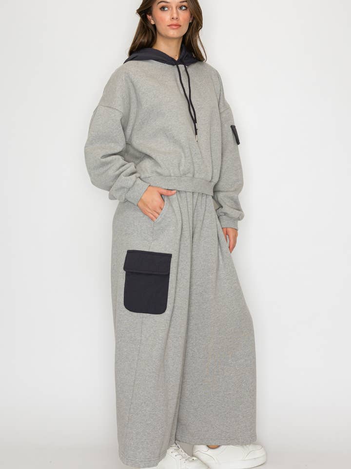 Titre Ensemble de salon Amy Wide - Sweat à capuche surdimensionné premium et ensemble pantalon à jambes ultra-larges (#KT52088 & KP52062) pour la vente par Brad & Rena Apparel