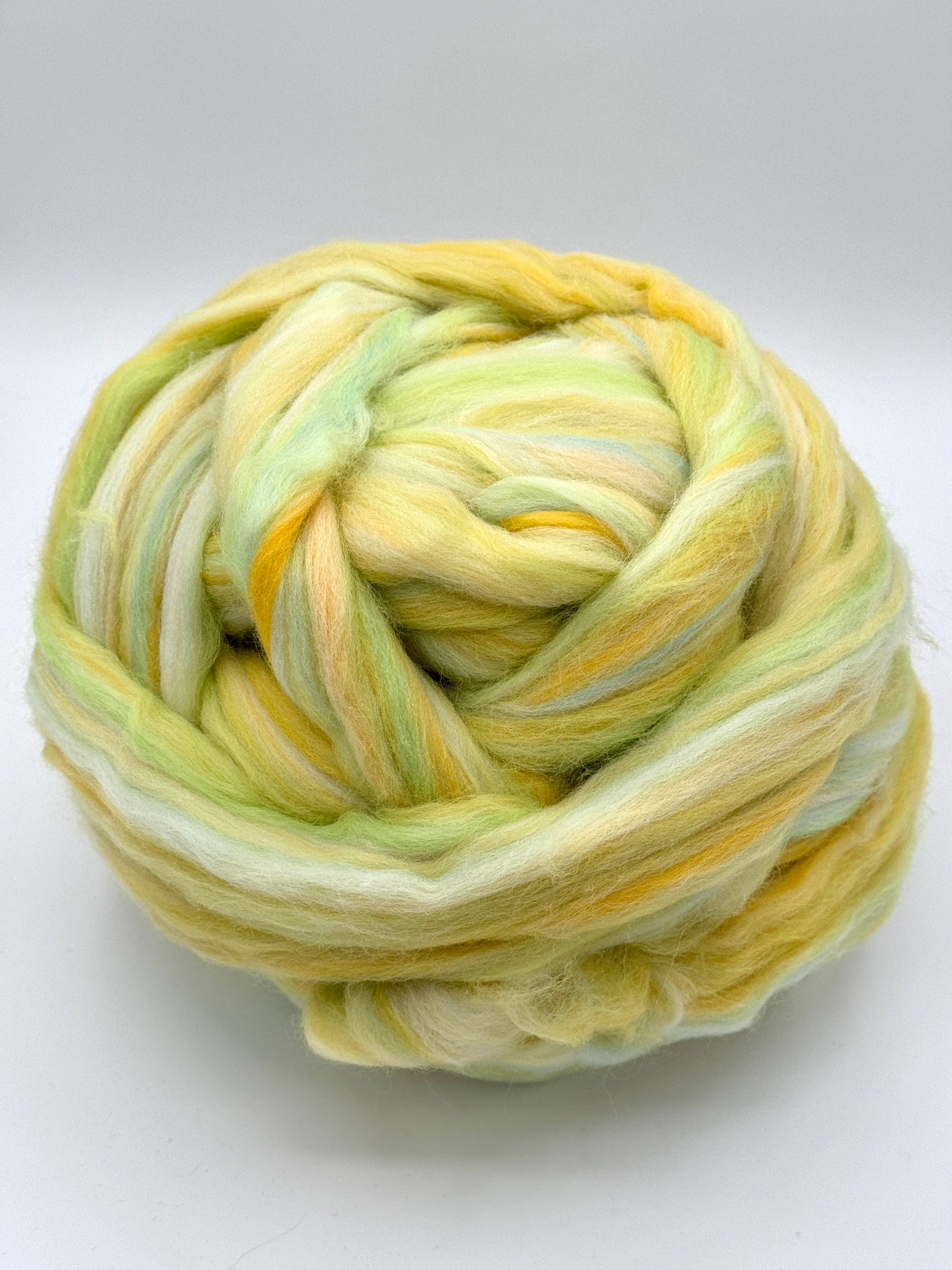 Yellow MERINO WOOL ROVING A47 MANNING for wholesale on Faire2