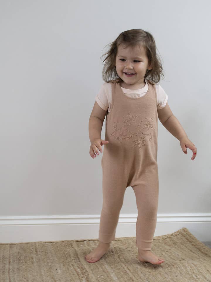 Gebreide tuinbroek - Dusty Pink voor wholesale door lal & nil