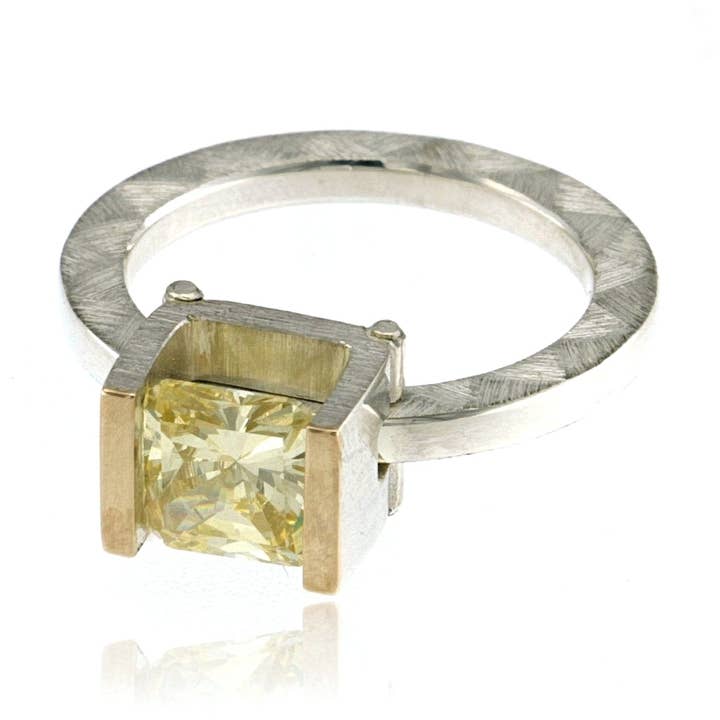 PM 719CZY for wholesale by Mysterium Collection