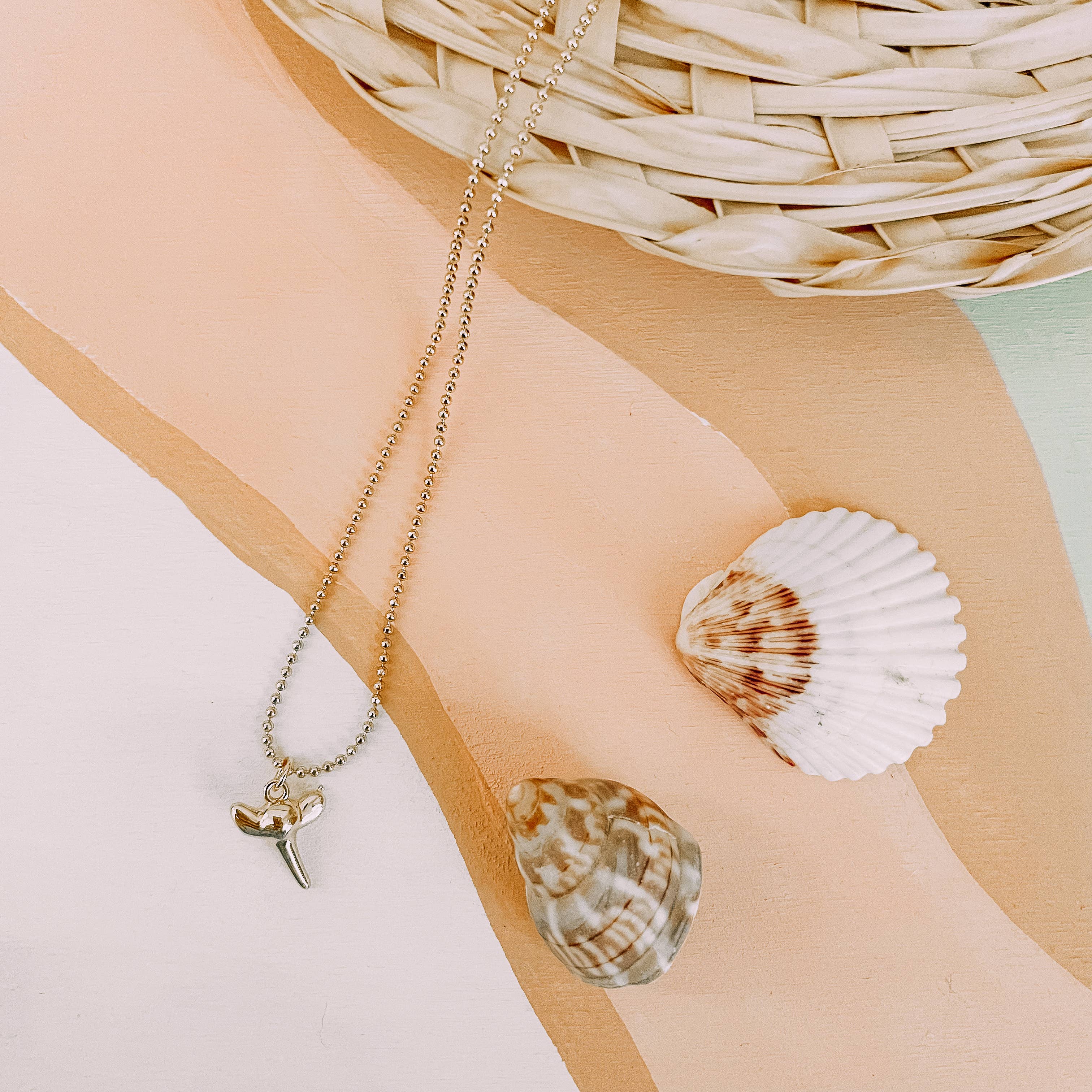 driftaway jewelry - Wholesale Pendant/Charm Necklace - Gold Shark tooth Necklace1