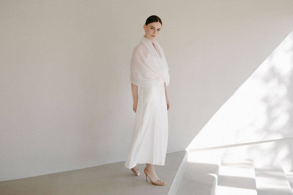 WOOL HOUSE - Wholesale Wrap - Women's - Luxurious Bridal Wrap Shawl / MAGNOLIA20