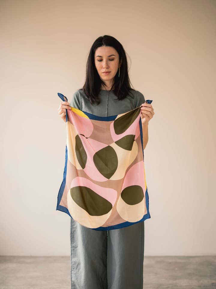 Bubbelrosa näsduk för wholesale av Skandal