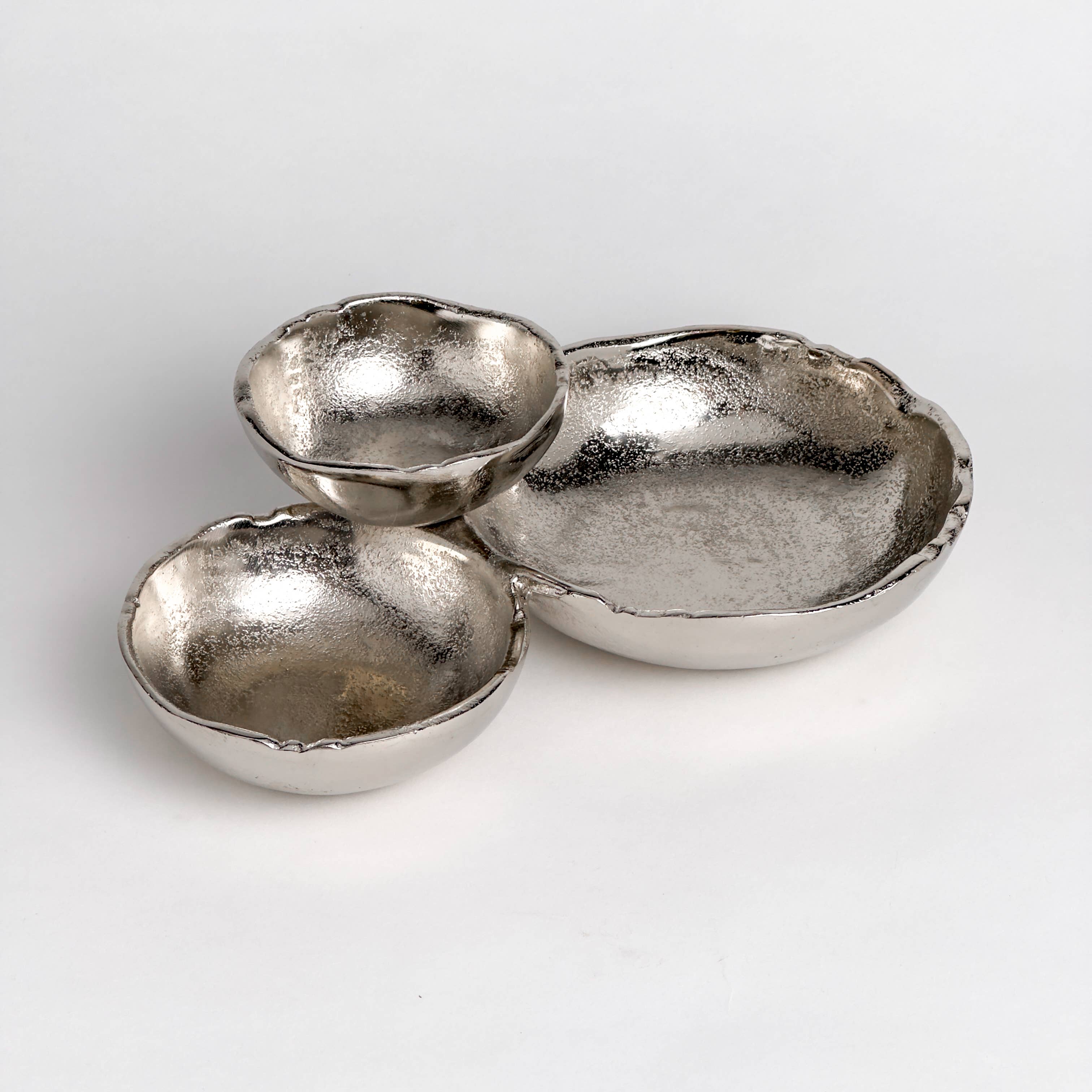 India Handicrafts Inc - Wholesale Decorative Plate/Dish/Bowl - Silver Textured Aluminum 3-Bowl Cluster Dish1