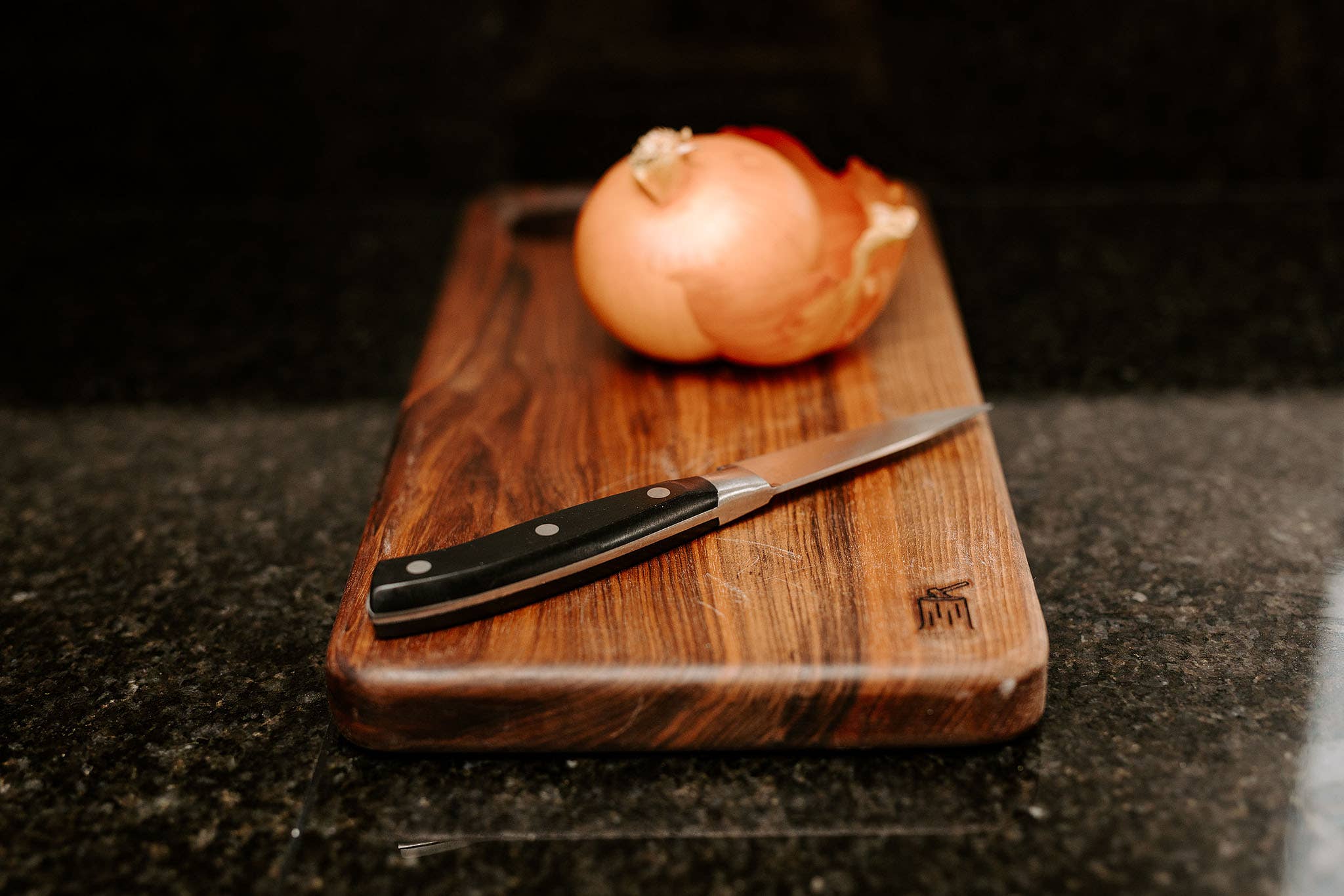 Woodcutter Creations - Vente Planche à découper - Planches de service à manche en bois - Fabriquées à la main - Planches à découper6