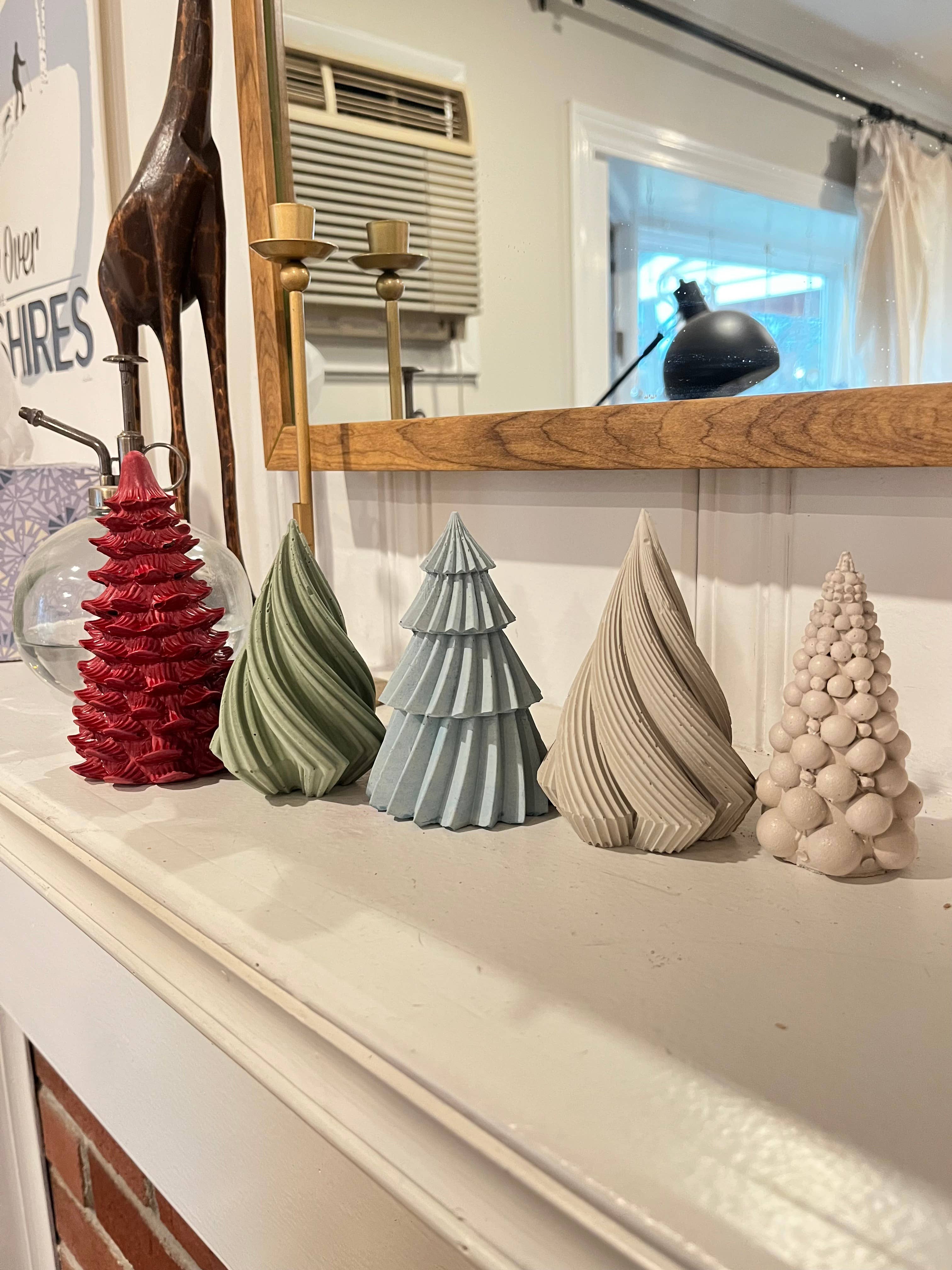 Make My Day Design – wholesale Christmas decoration – Cement Christmas Tree Figurines1