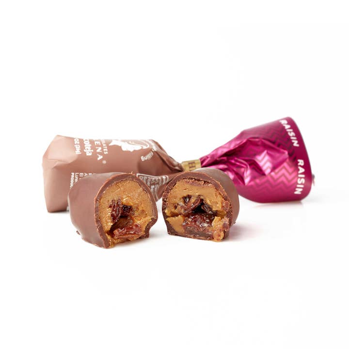 RAISIN Chocoteja Bonbon 25 pcs for wholesale by Helena Chocolatier