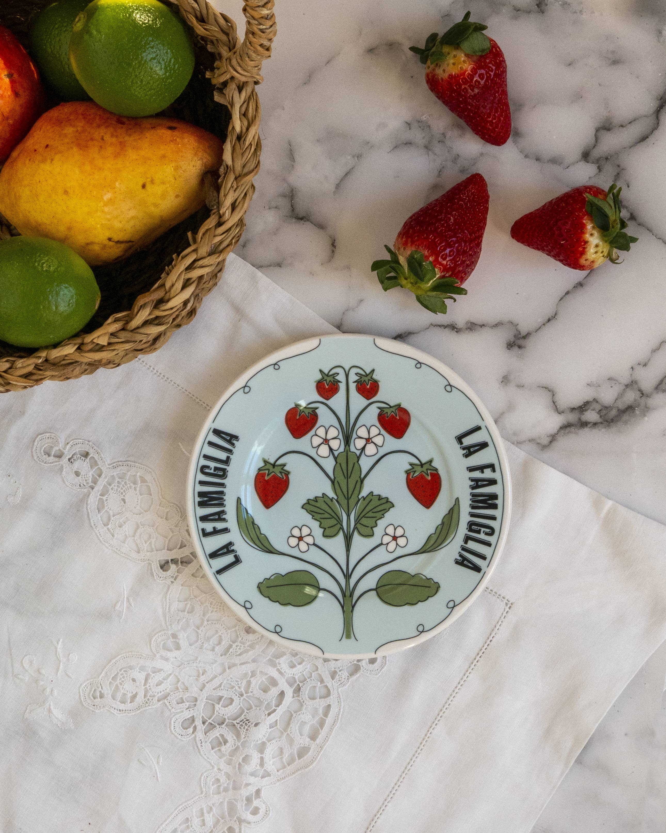 ilaria.i - Wholesale Dinner Plate - THE FAMILY - Porcelain plate with writing1