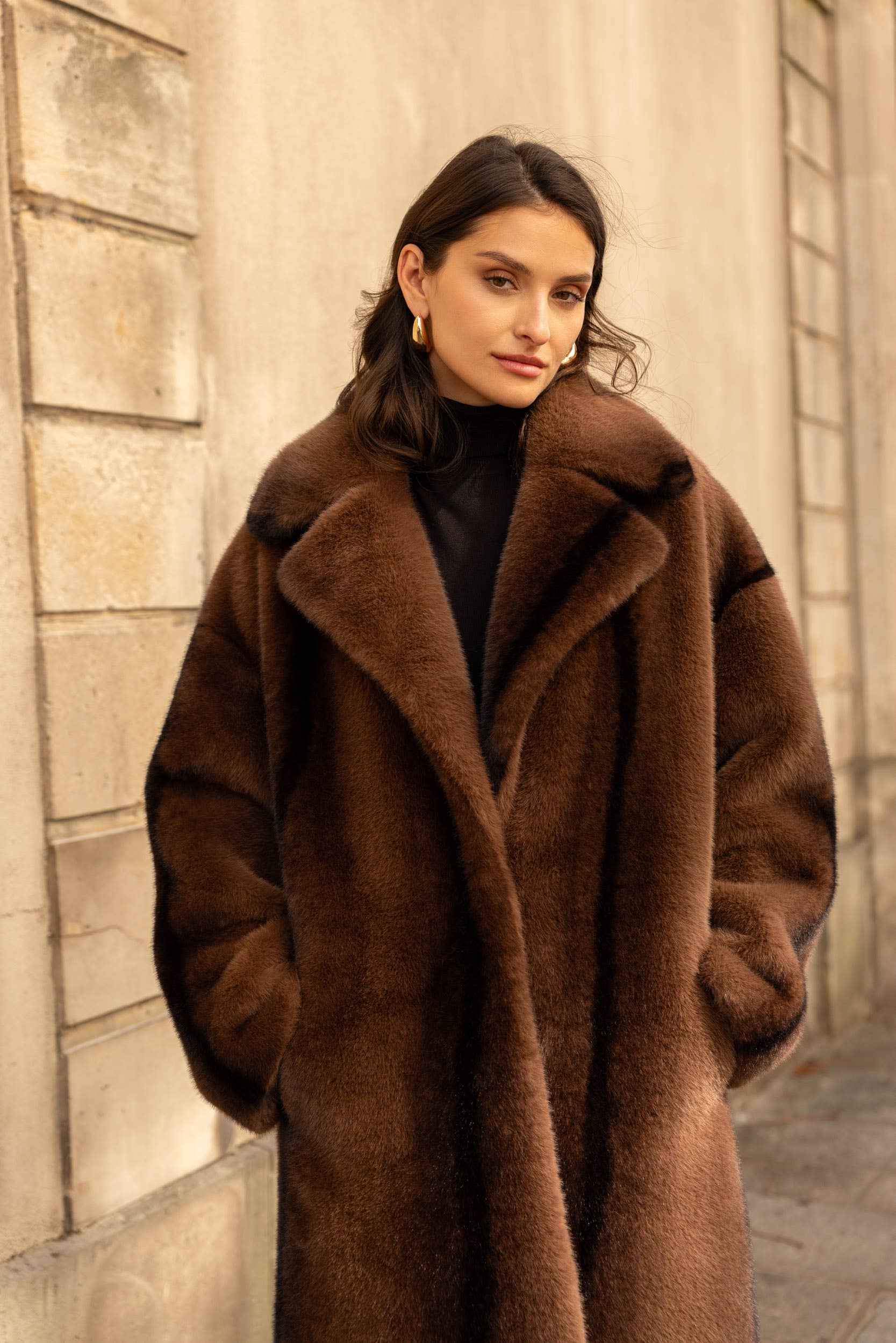 Attentif Paris - Wholesale Fur/Faux Fur Coat - Women's - Long synthetic fur coat with lapel collar59