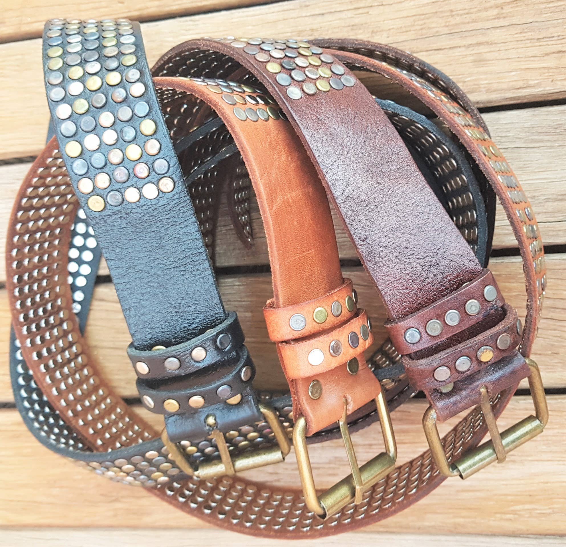 FBandCo – Engroshandel Bælte - Unisex – Bælte, (4 cm) Håndlavet med Nitter i Læder, Messingspænde.1