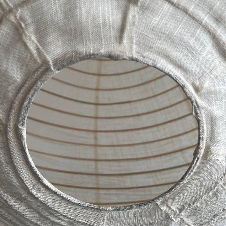 Office Objets - Wholesale Chandelier/Hanging Light - Medium round Japanese-style pendant light in rattan and natural linen D:4052