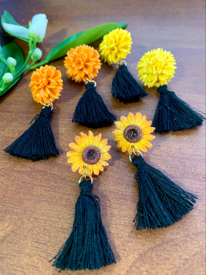 Mexikanska blommor med tofs örhängen för wholesale av Iba Sisters