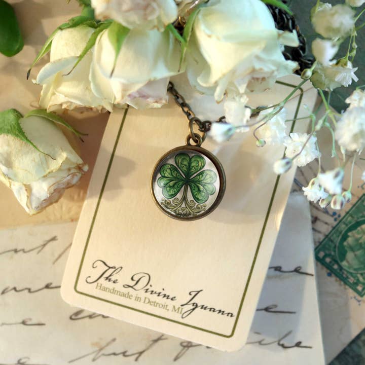 The Divine Iguana - Wholesale Pendant/Charm Necklace - Classic Shamrock Simple Reversible St Patrick's Day Necklace
