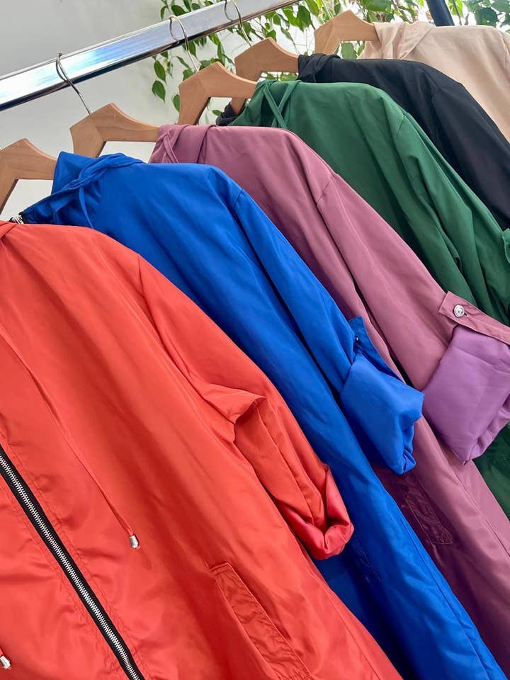 SWEET MAGIC MODA Y COMPLEMENTOS - Wholesale Raincoat - Women's - THREE-QUARTER REFLECTIVE RAINCOAT 12