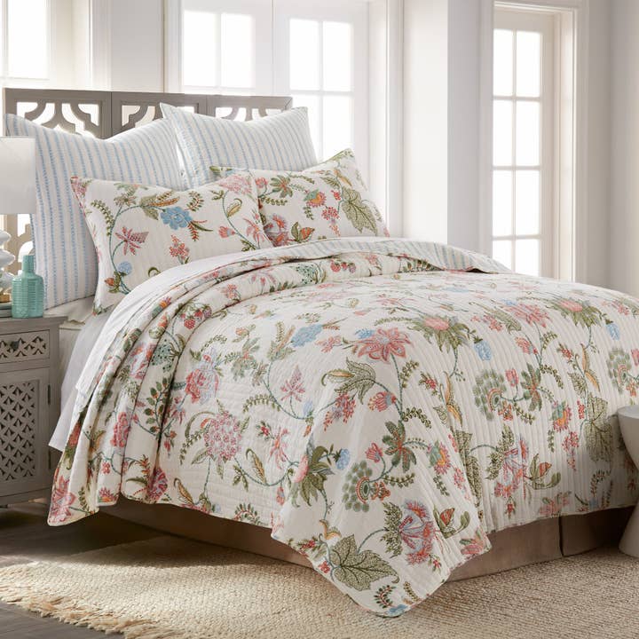 Chantae Quilt Set för wholesale av Levtex Home