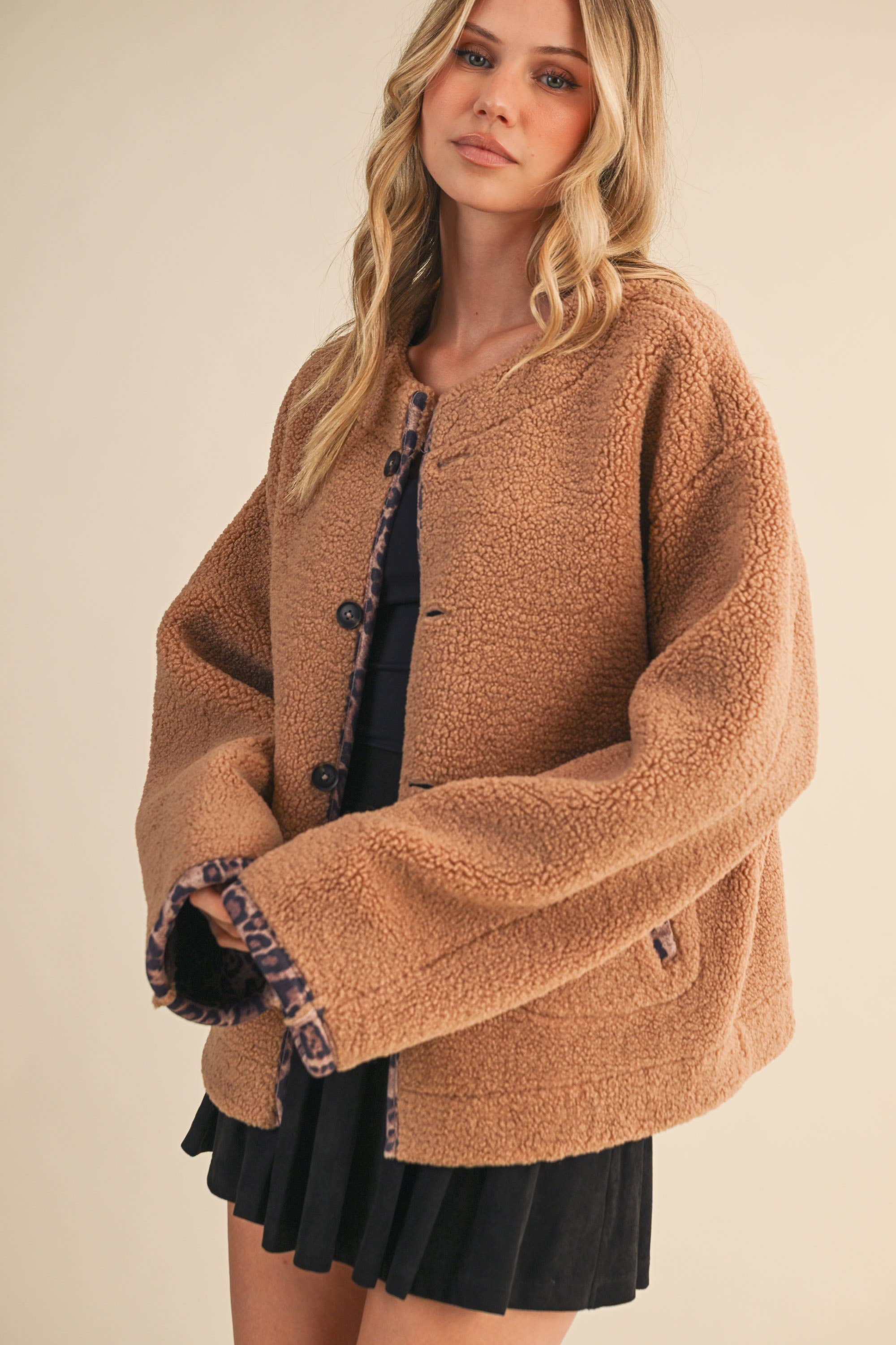 IJ1639 LEOPARD REVERSIBLE TEDDY LEOPARD QUILTED JACKET for wholesale on Faire19