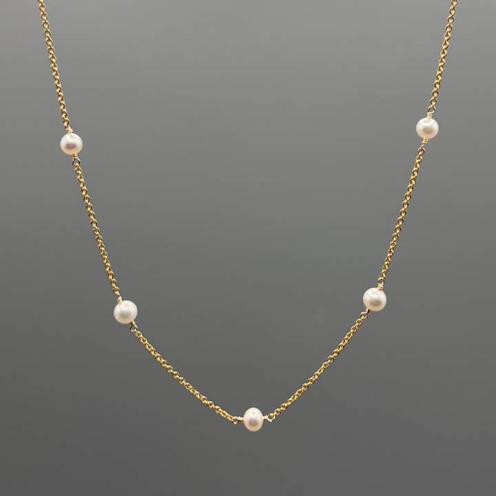 Something Silver - Vendita all'ingrosso Collane di perline/perle - Collana a catena con perle stazionarie eleganti1