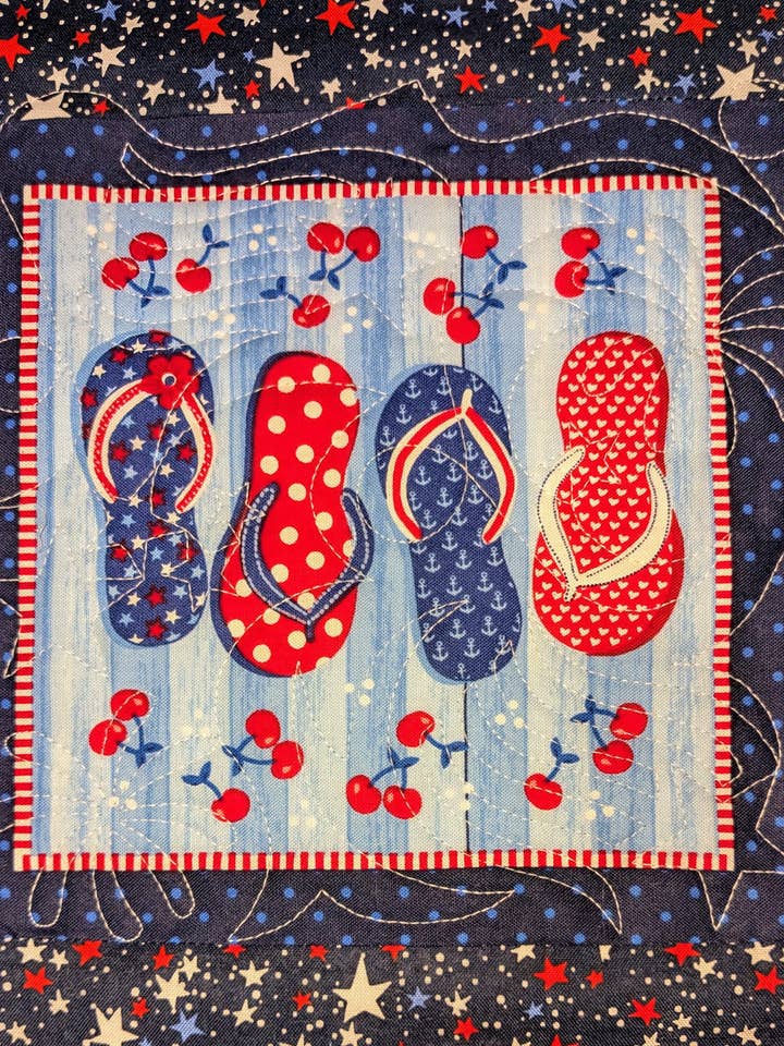 Manique d'été patriotique pour la plage pour la vente par Red Mitten