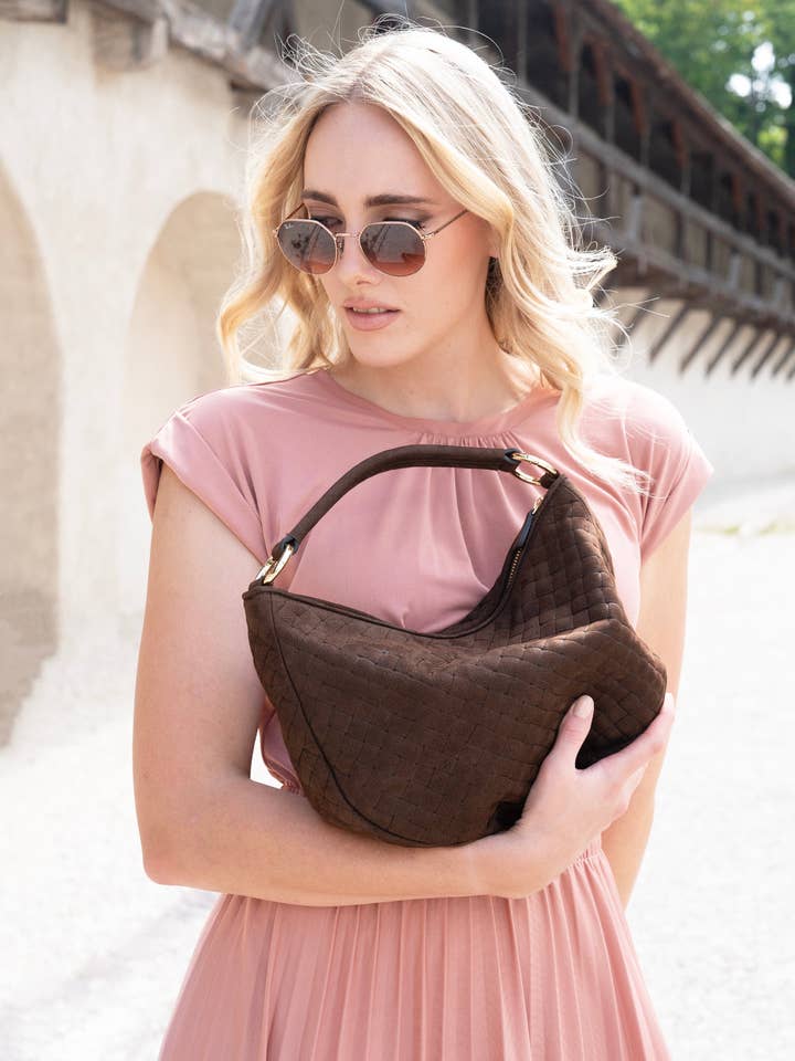 Elin Crossbody-taske i ruskind i farven Espresso for engroshandel hos Ellefaire