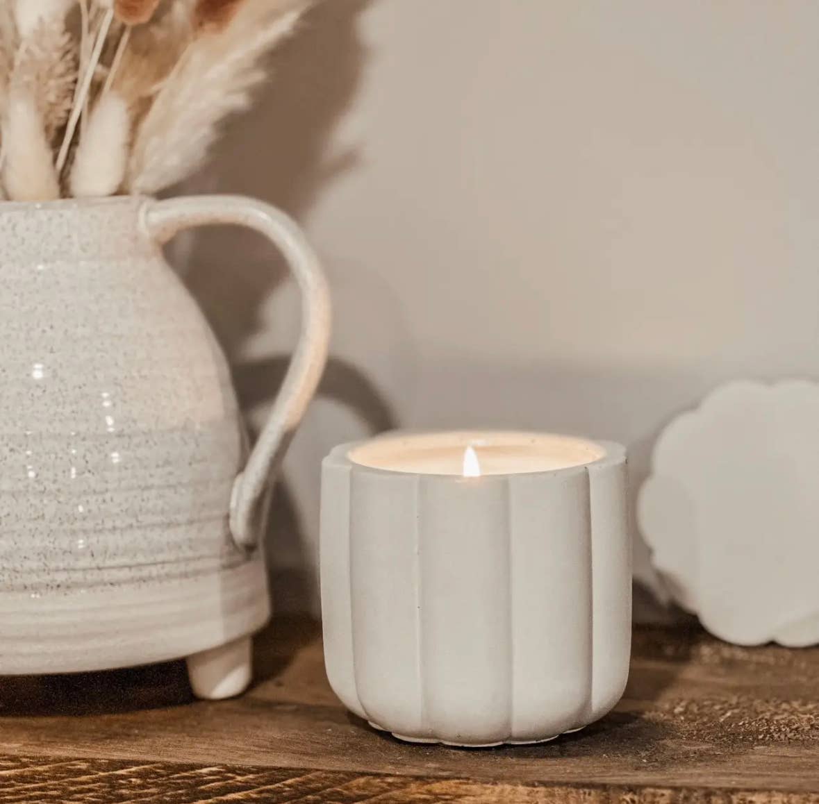 Moderniche - Wholesale Candle Holder - 7oz Empty Concrete Candle Jar  w/ Lid Option - Scallop Style4