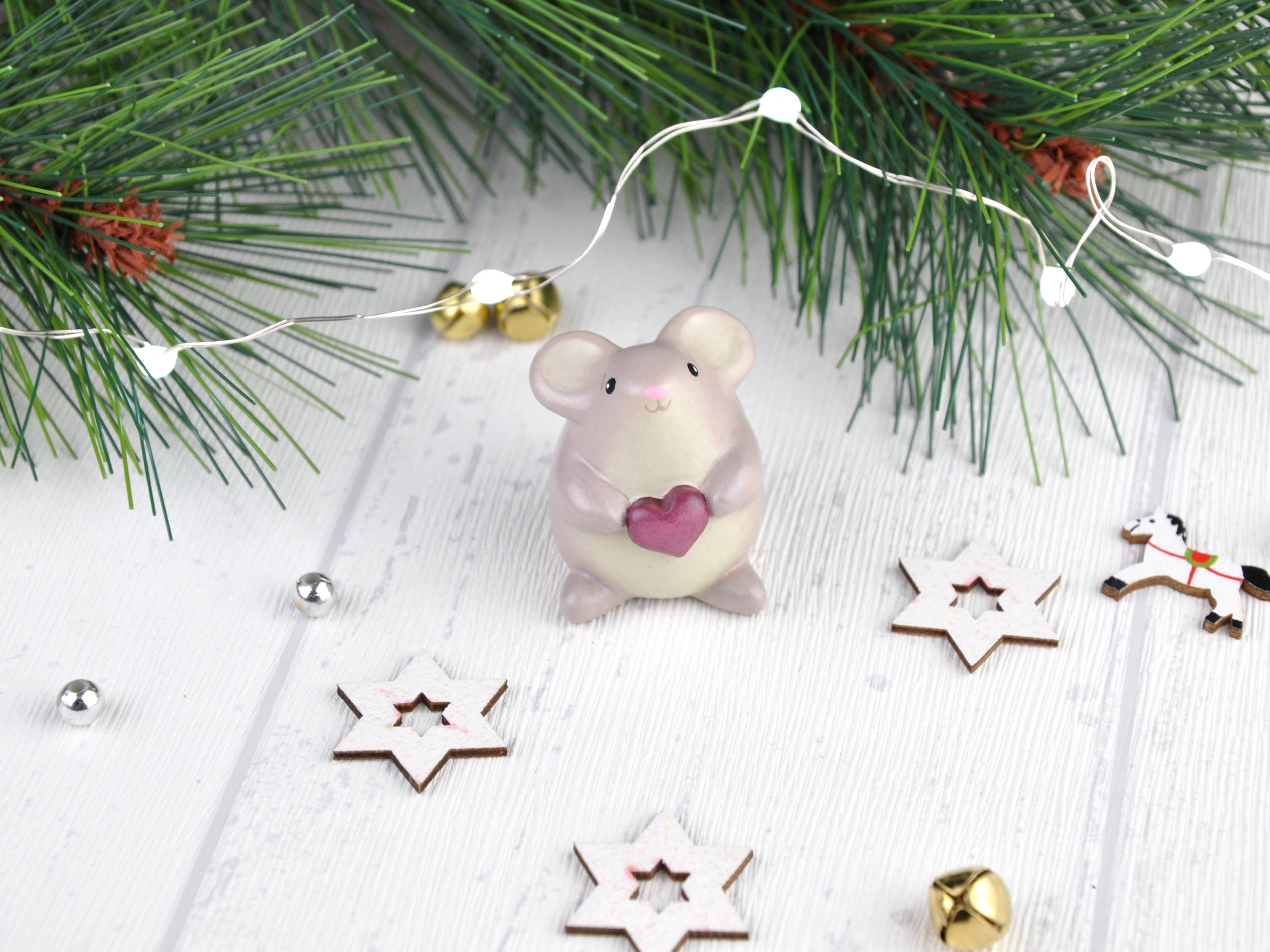 Gwenngwenn - Wholesale Decorative Figurine - Mouchette the mouse with heart - signed ceramic miniature1