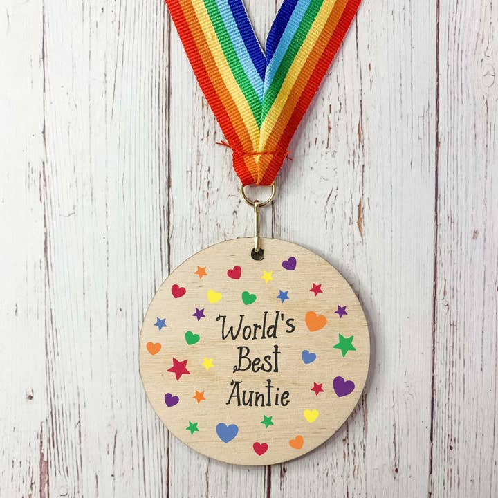 World's Best Auntie printed wooden medal for wholesale by Dios Designs