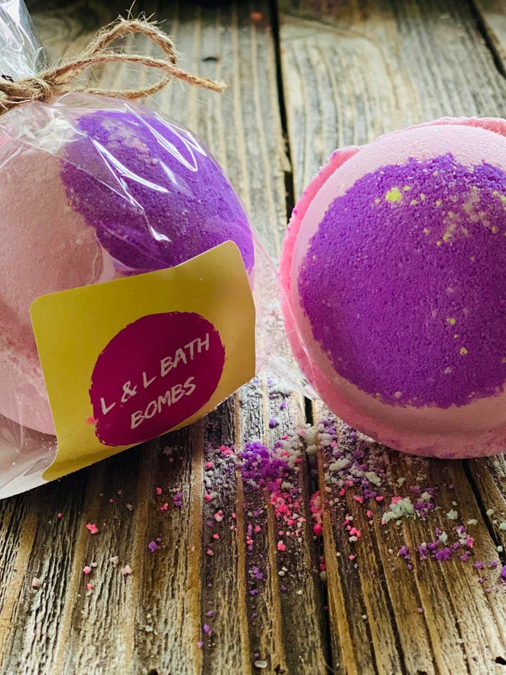 Girls Night Out Bath Bomb for wholesale by L&L Bath Bombs