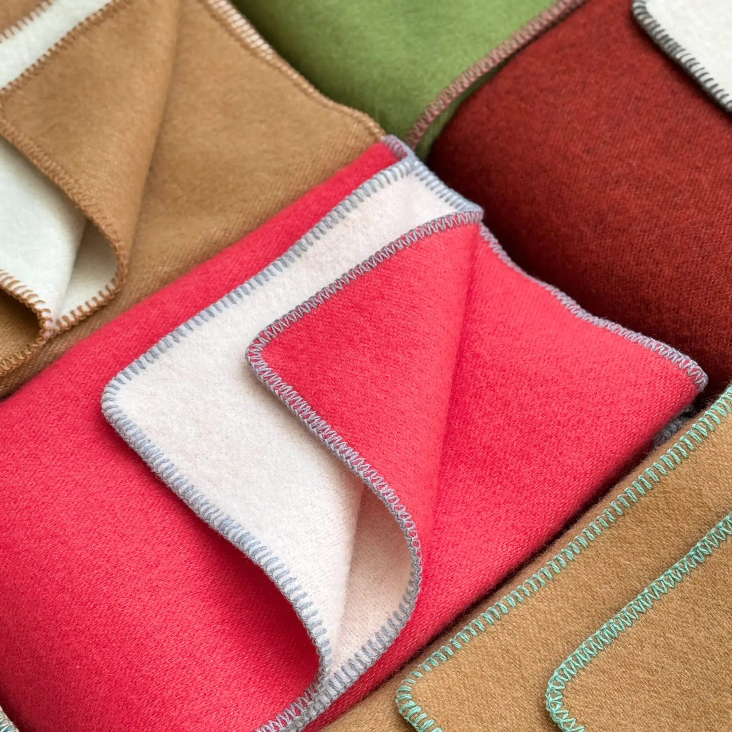 WoolOnly - Wholesale Throw Blanket - Doubleface Wool Blanket Plaid 130x200 cm, Coral4