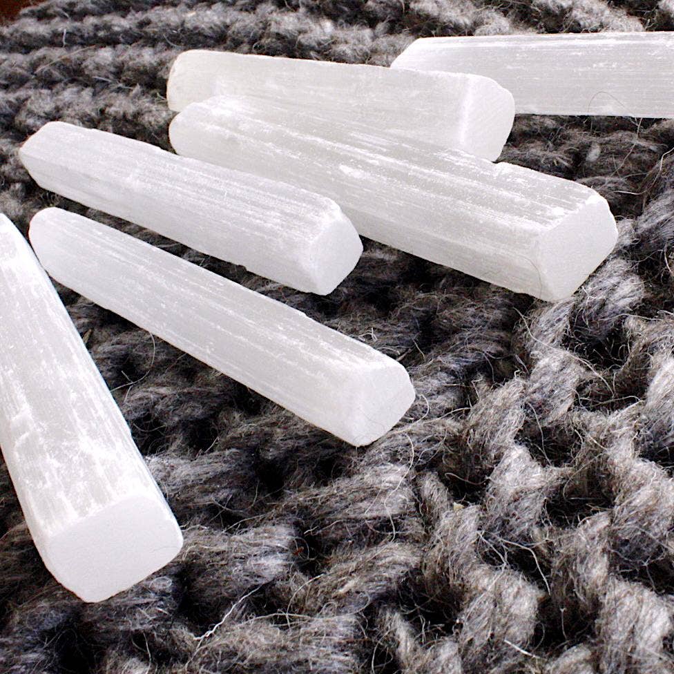 Pebble House - Wholesale Spiritual Stone/Crystal - Raw Selenite Wand - Regular (Crystals & Stones)1