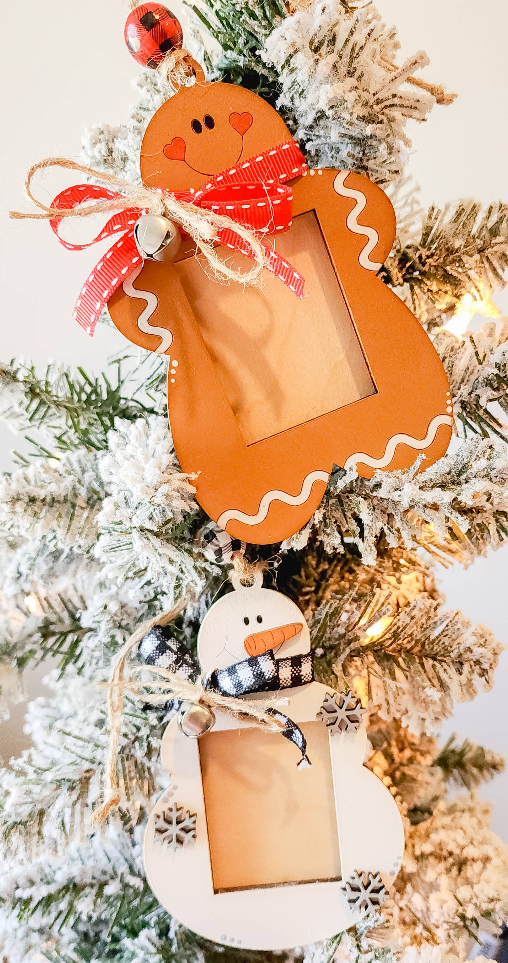 Hollow Grove Designs - Vente Objets de décoration - Cadre photo | Ornement en pain d'épice | Bonhomme de neige3