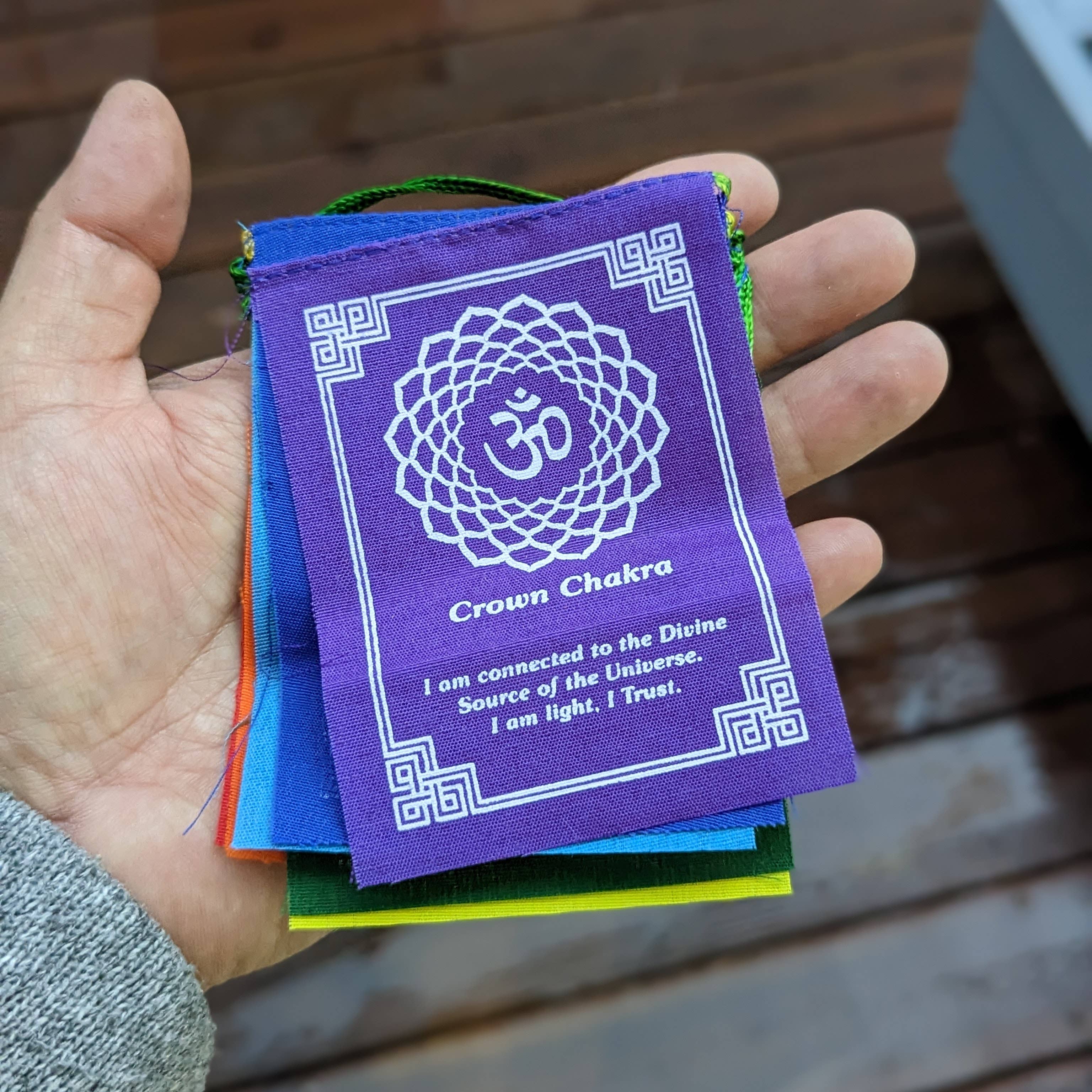 Tenzing Collections – Großhandel Flagge – Mini-Chakra-Gebetsfahnen für Meditation, Chakra-Gebetsfahnen2