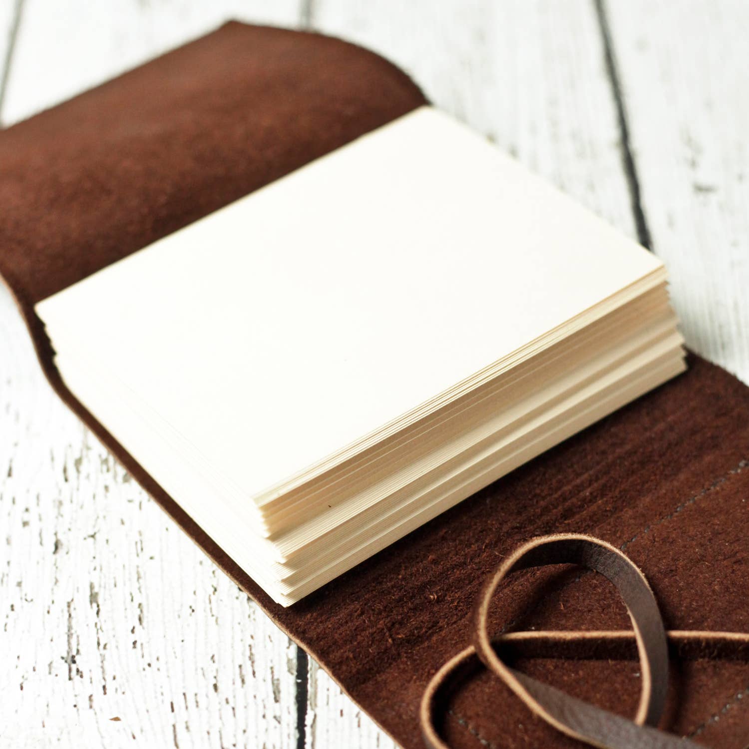 Wayfaring Goods - Vente Journal intime - Journal en cuir avec motif feuille4