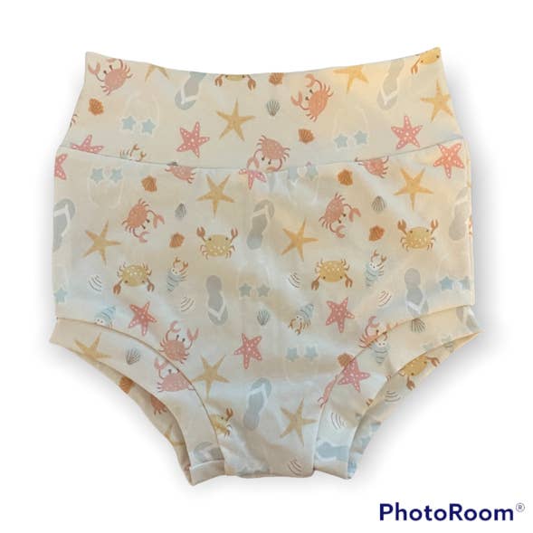 Mannequins de plage, shorts de plage pour la vente par Remi Rae’s LLC