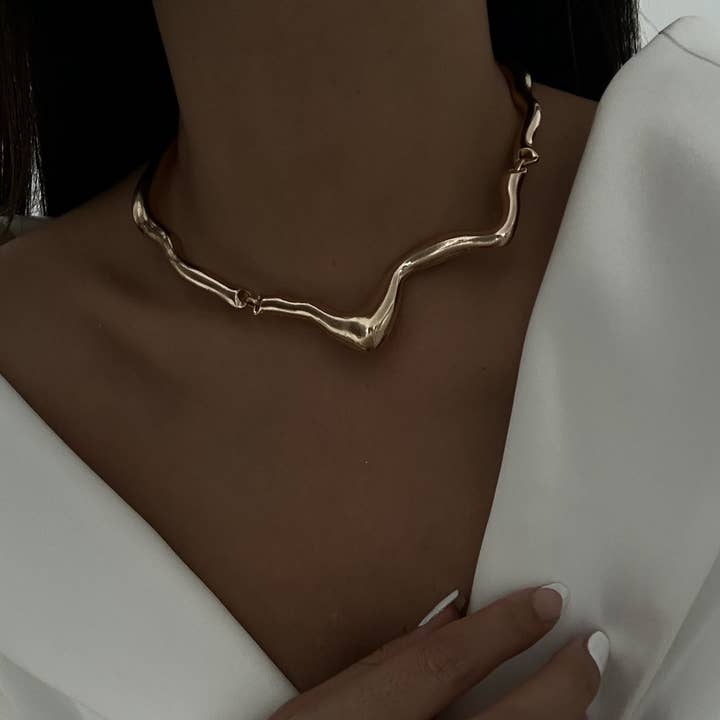 NEW COLD STYLE GEOMETRIC TWISTED DESIGN NECKLACE_CWMM3132 for wholesale by ACCITY