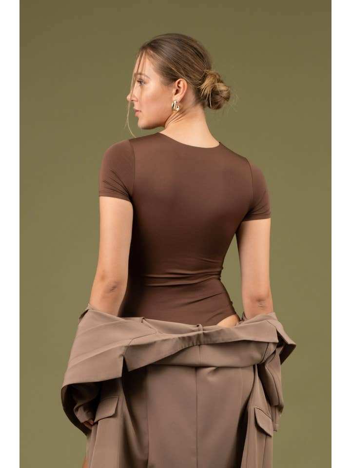The Workshop Studio - Wholesale Blouse - Women's - REVERSIBLE ROUND NECK SHORT SLEEVE BODYSUIT