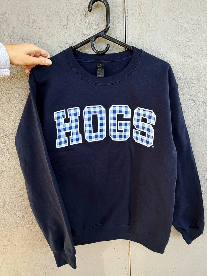 Navy Hogs Sweatshirt für den Großhandel von Southern Trend Clothing - Arkansas Razorbacks