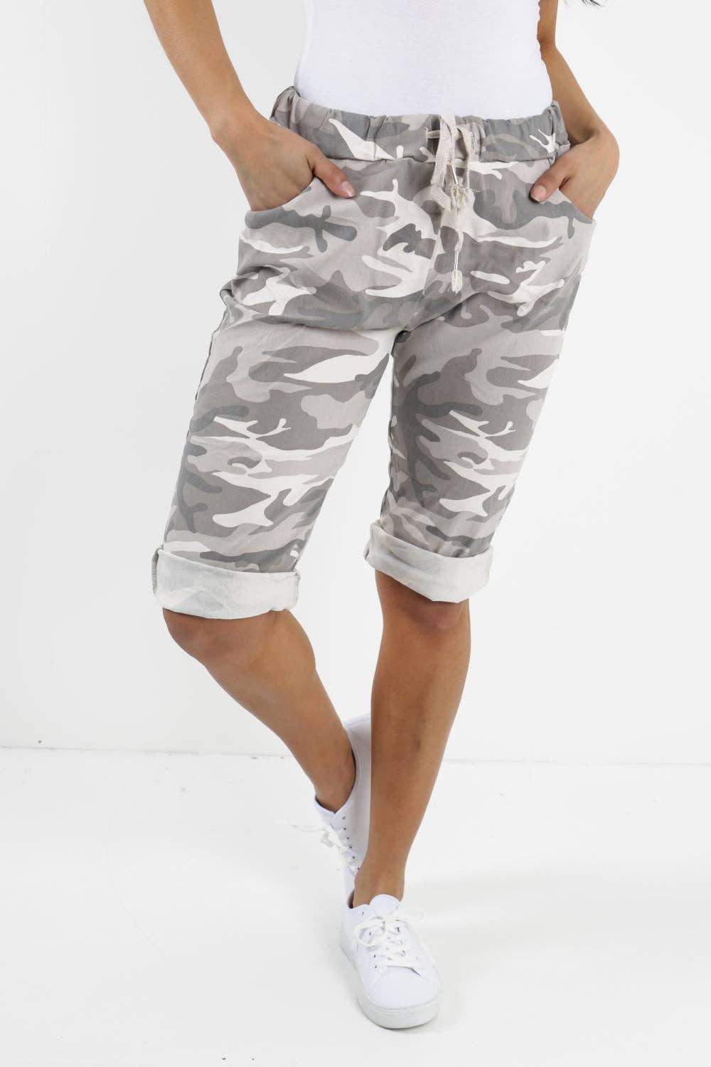Miss Bold – wholesale Shorts – Women’s – Italian Camouflage Magic Chino Shorts0
